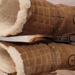 Bearpaw Lindsay Suede Quilted Boot With 